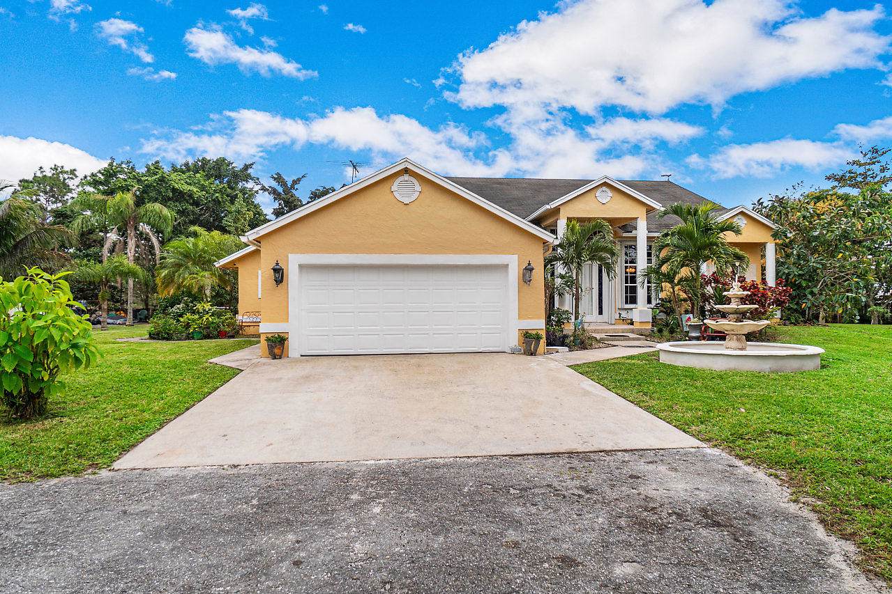 16264 Tangerine Boulevard - Photo 1