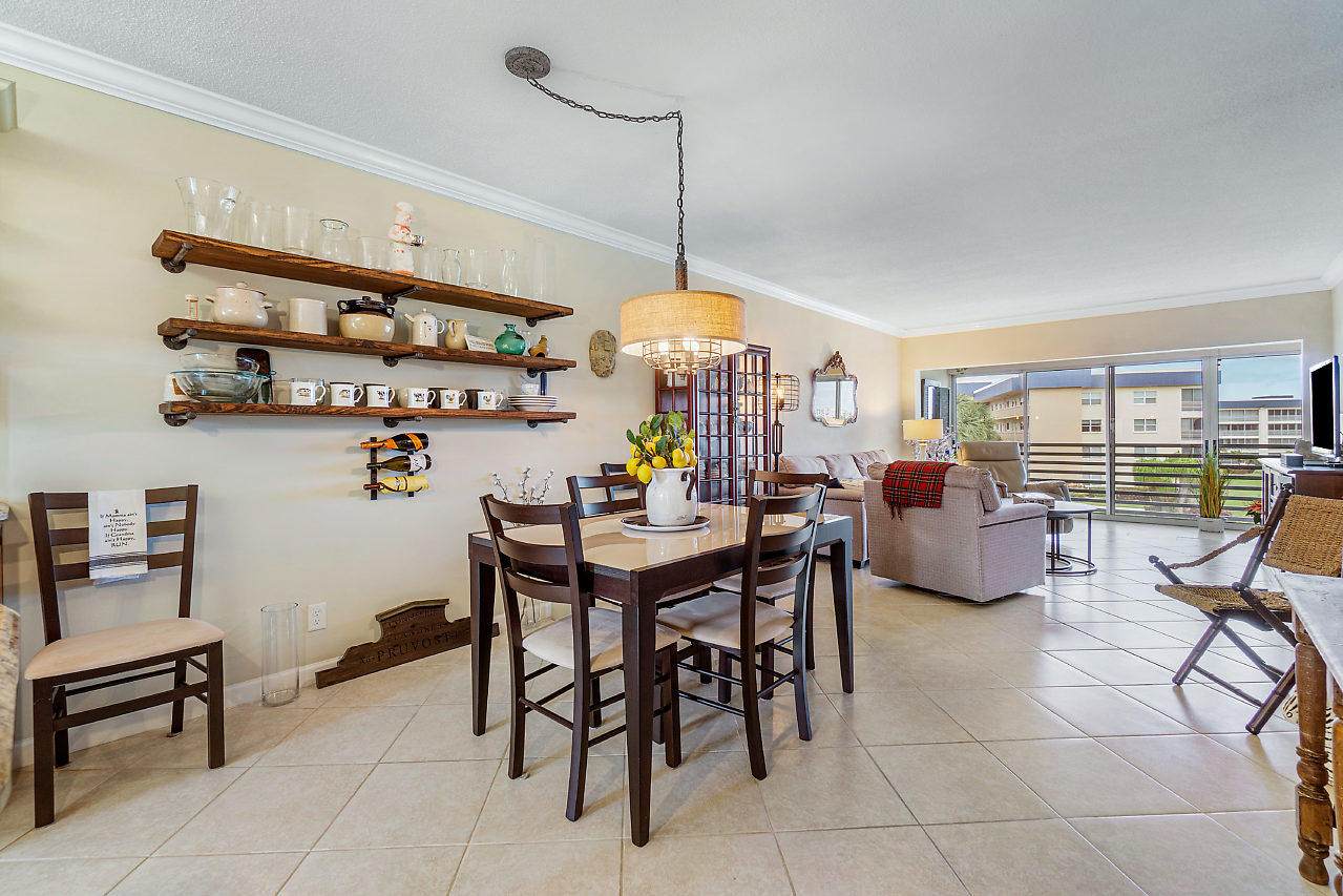 921 Spanish Circle - Photo 1