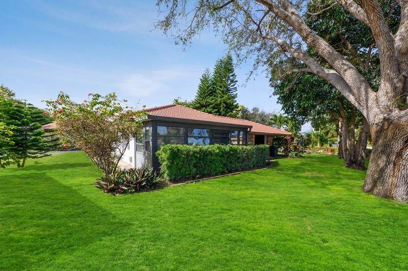 300 42nd Street - Photo 1
