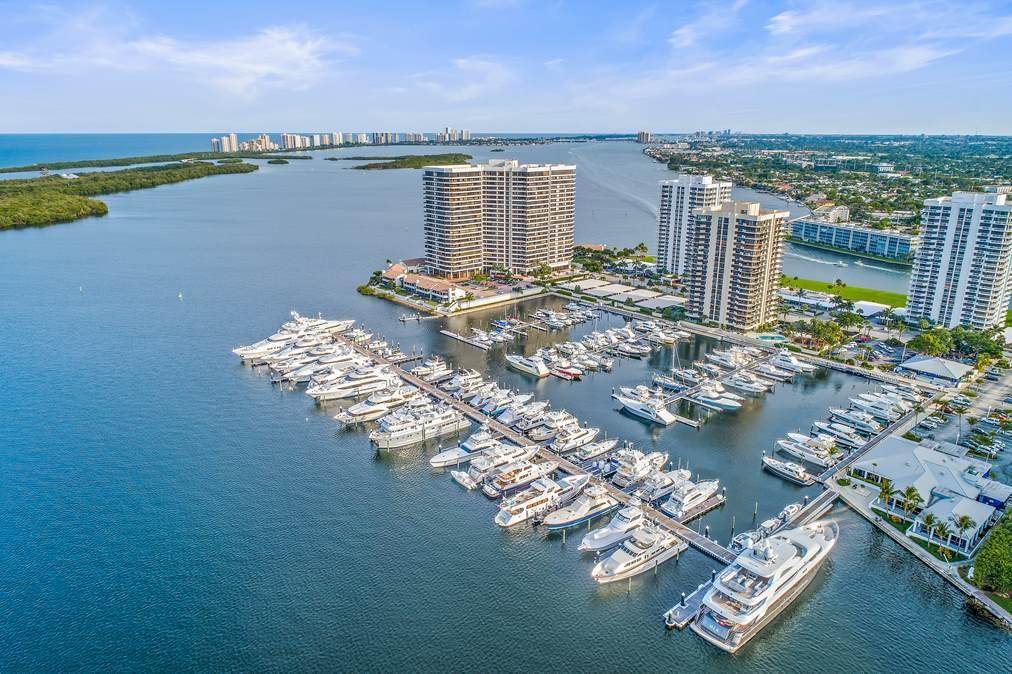 100 Lakeshore Drive - Photo 1