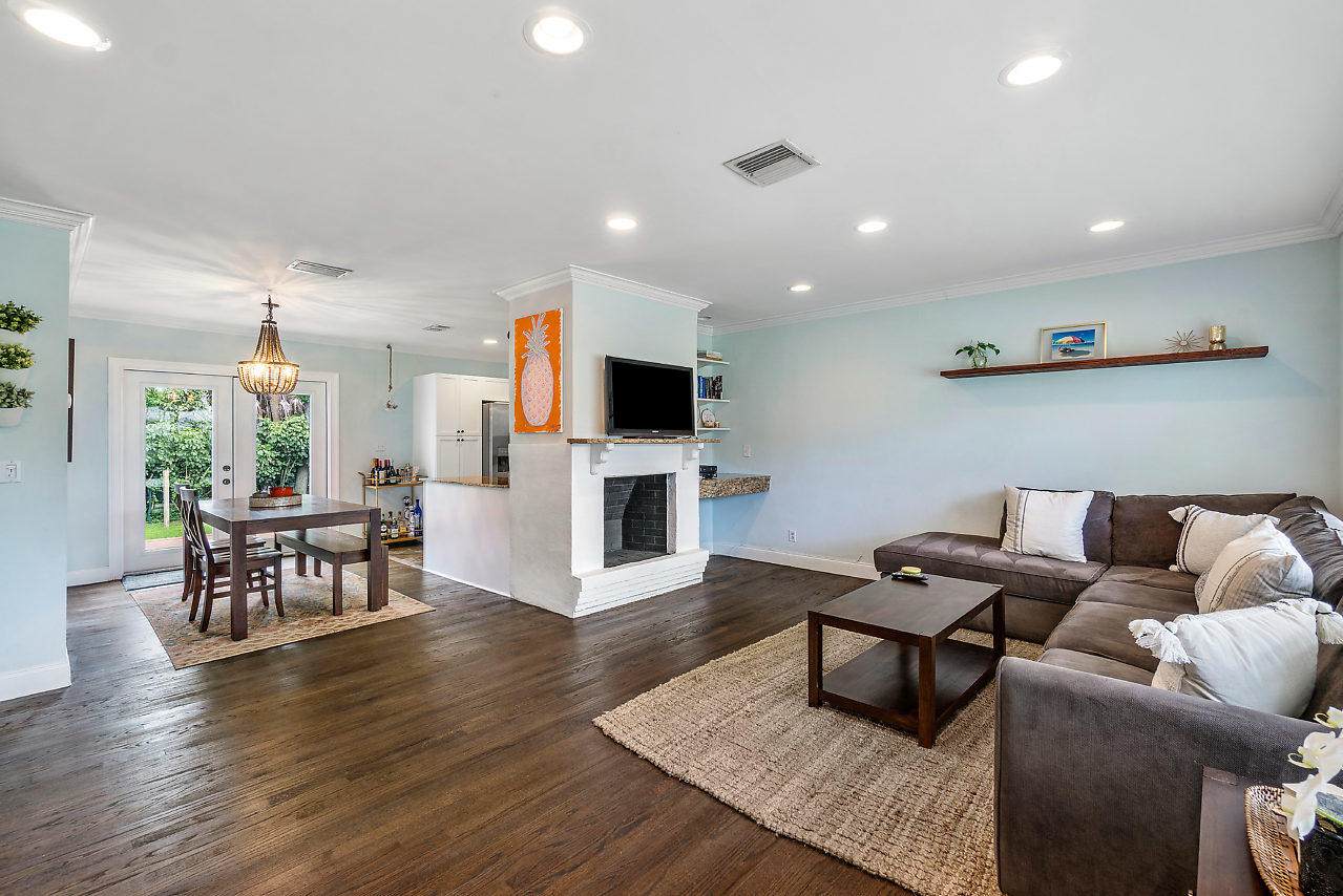 16 Swinton Circle - Photo 1