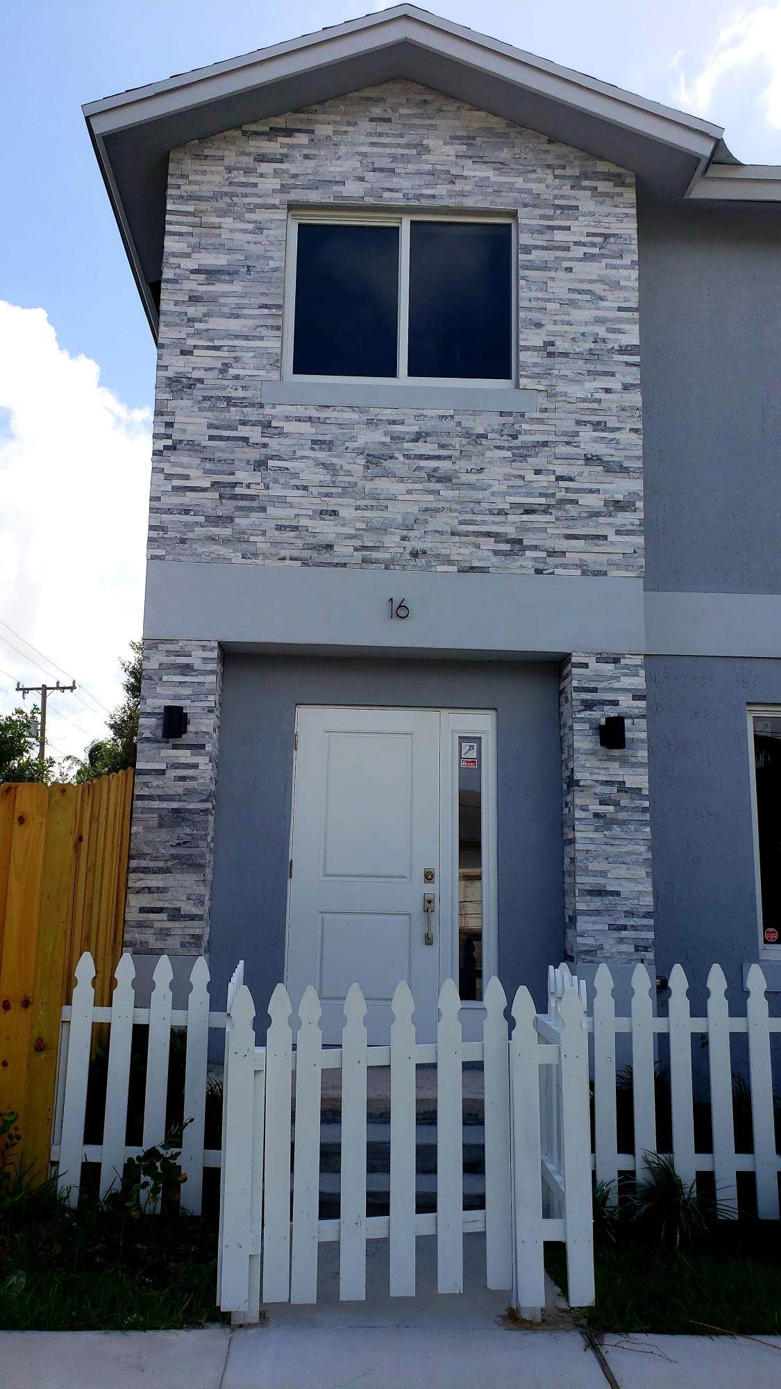 16 11 Street - Photo 1