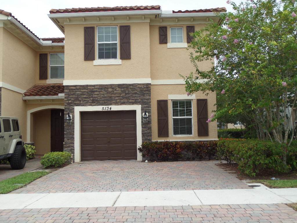 5134 Ashley River Road - Photo 1
