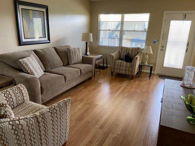 2057 Yarmouth C - Photo 1