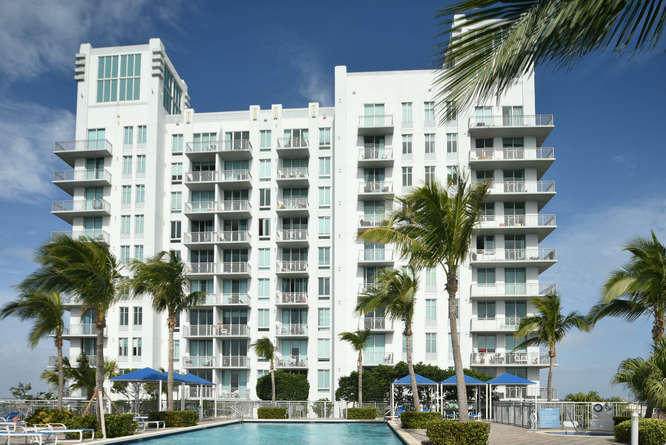300 Australian Avenue - Photo 1