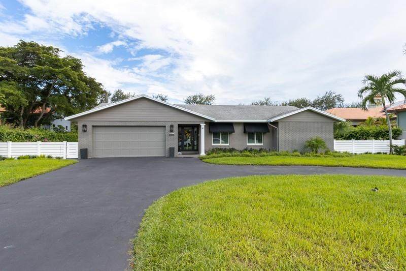 3930 Sherwood Boulevard - Photo 1