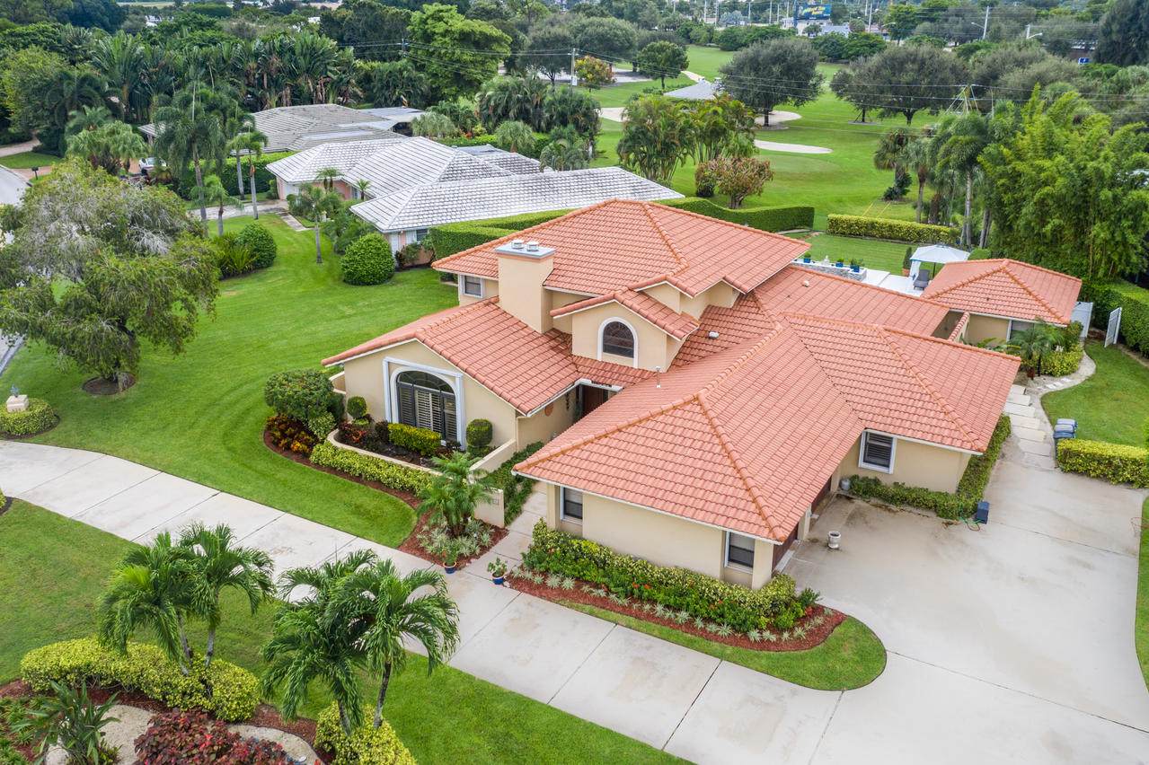 426 Country Club Drive - Photo 1