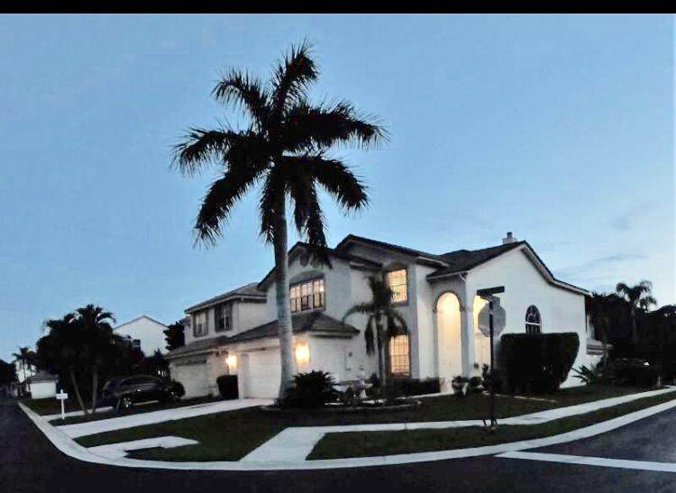 7508 Colony Palm Drive - Photo 1
