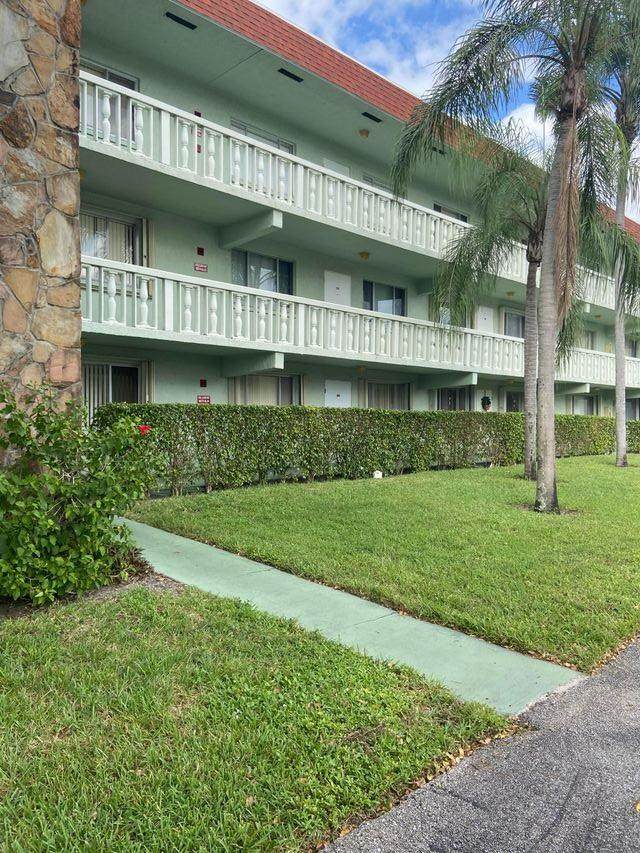 3100 Springdale Boulevard - Photo 1