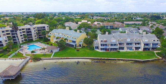 4 Lakeshore Drive - Photo 1