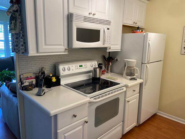3032 Cornwall B - Photo 1