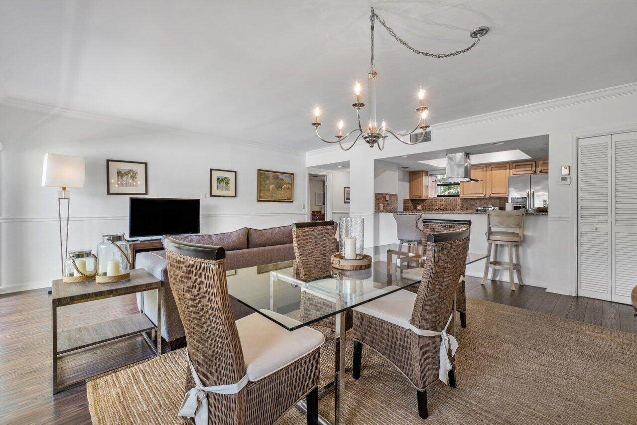 11863 Wimbledon Circle - Photo 1
