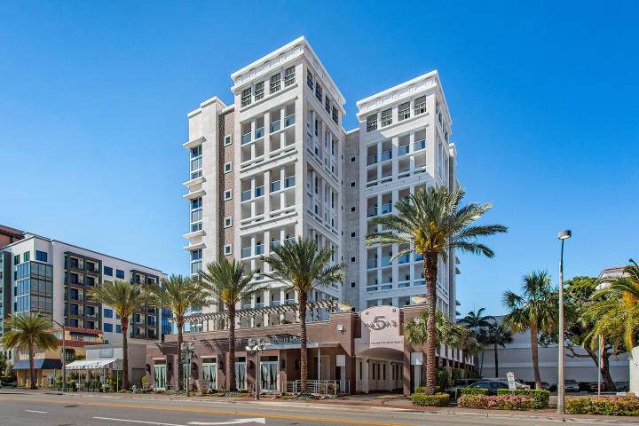 455 Palmetto Park Road - Photo 1