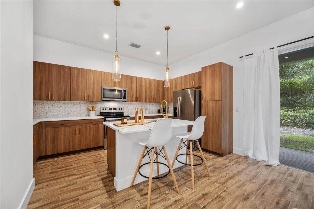 1130 Pioneer Way - Photo 1
