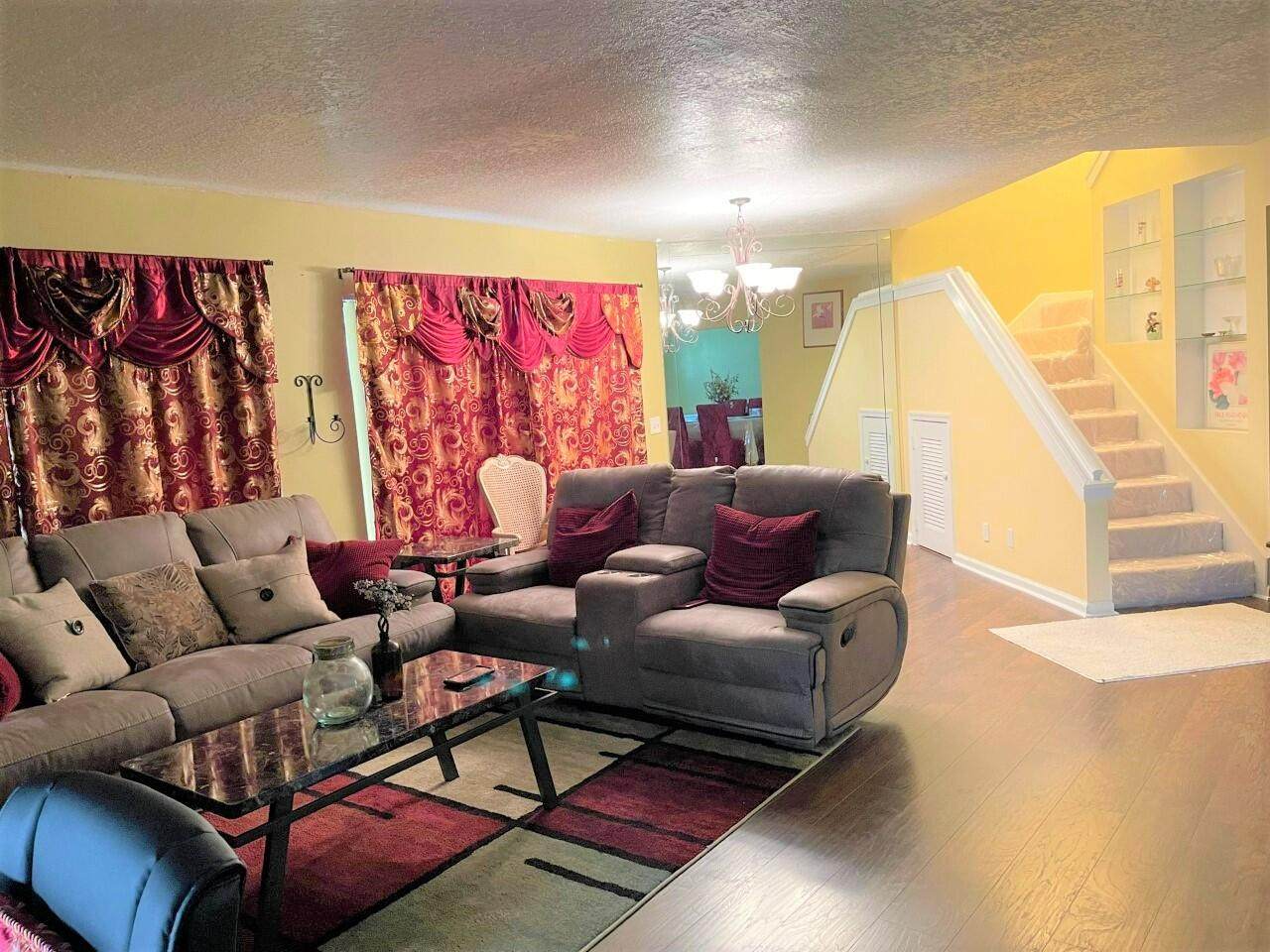 103 Weybridge A Circle - Photo 1