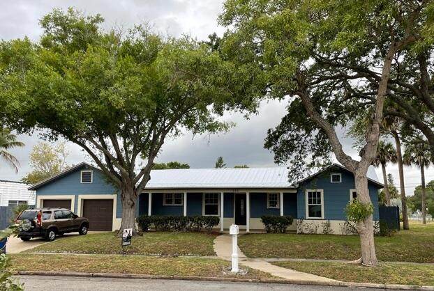 1103 Colonial Road - Photo 1