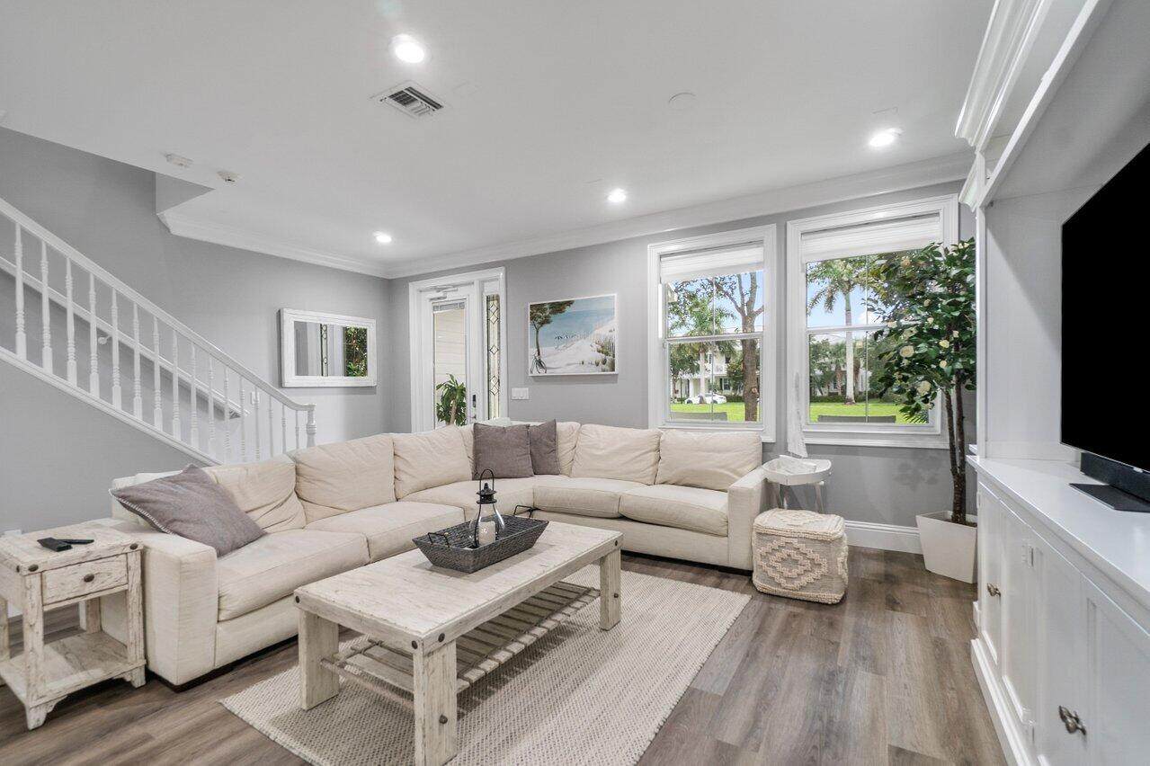 3261 Mallory Boulevard - Photo 1
