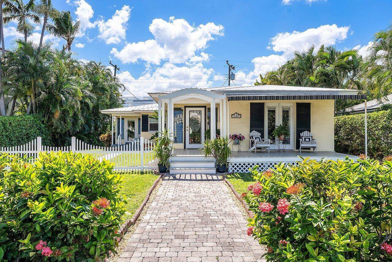 132 Venetian Drive - Photo 1