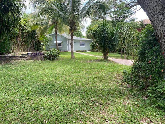 953 Francis Street - Photo 1