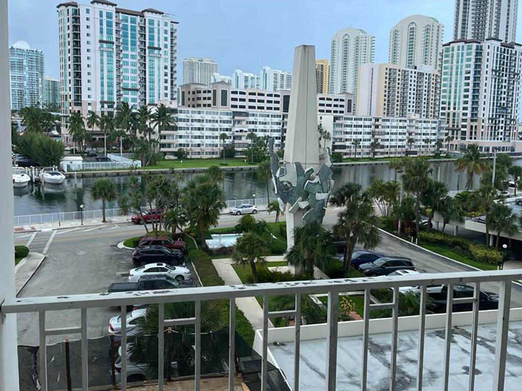 300 Bayview Drive - Photo 1