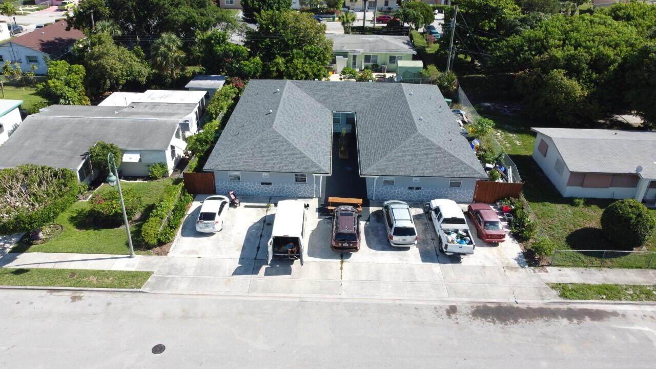 1634 9th Street - Photo 1