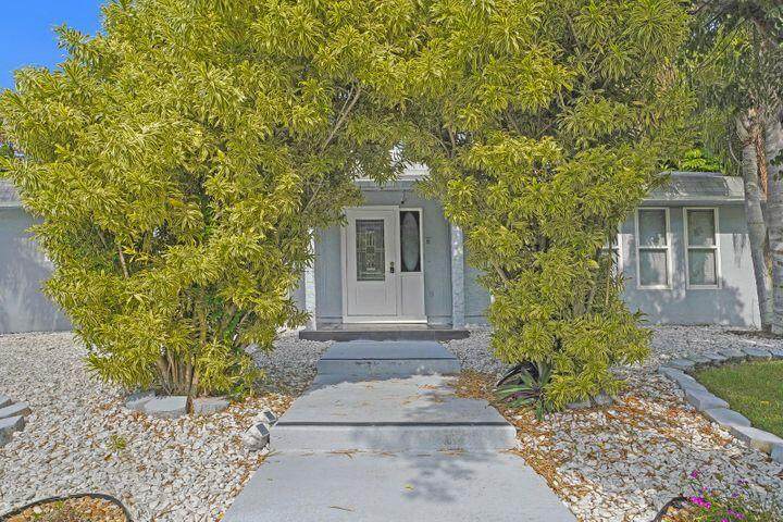 3943 4th Avenue - Photo 1
