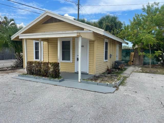400 Metcalf Court - Photo 1