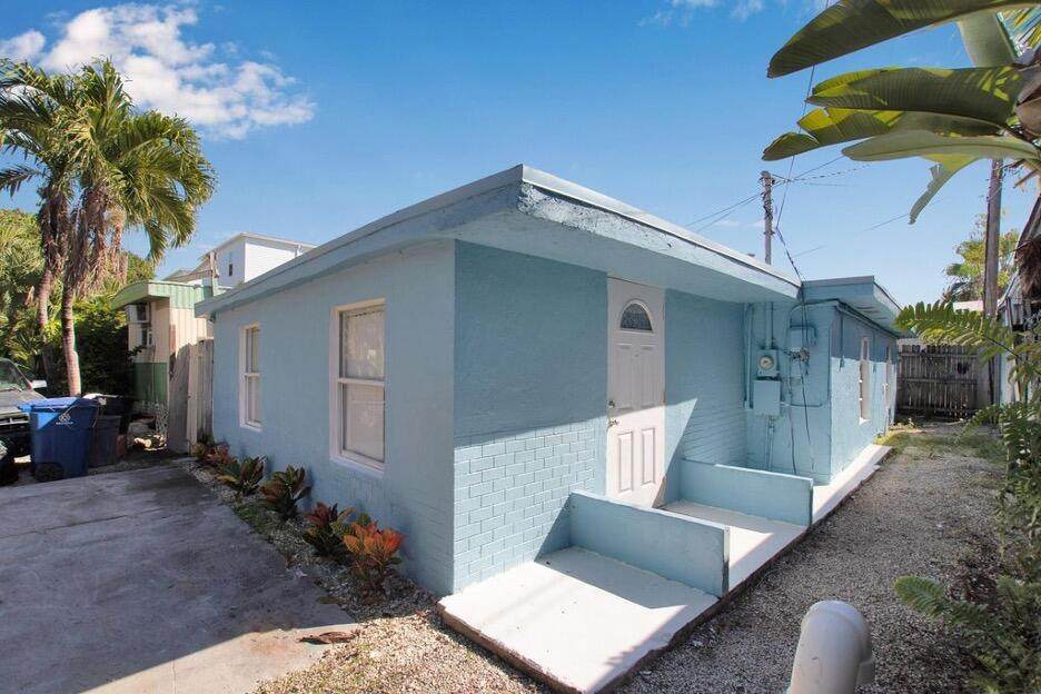 5548 Tuskegee Street - Photo 1