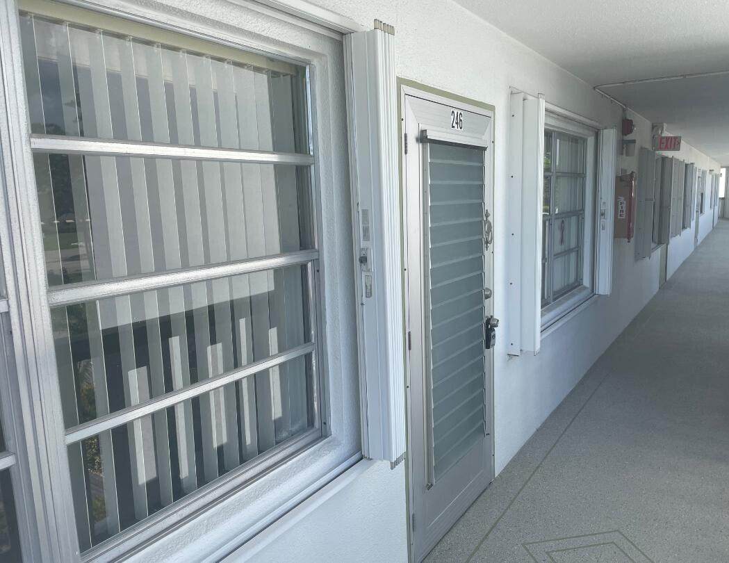 246 Wellington H - Photo 1