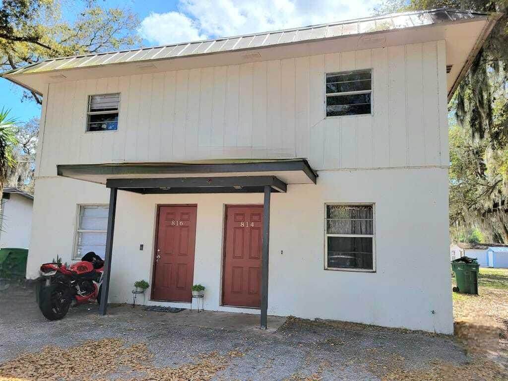814 8th Street - Photo 1
