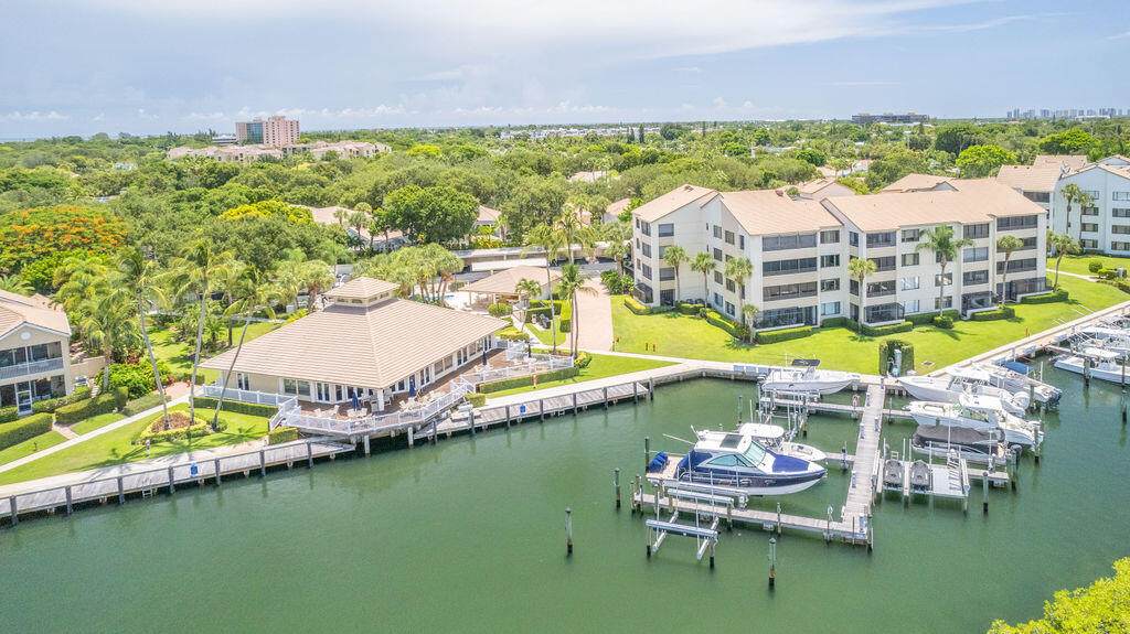 318 Oak Harbour Drive - Photo 1