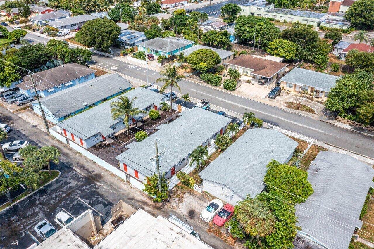1415 J 1 Street - Photo 1