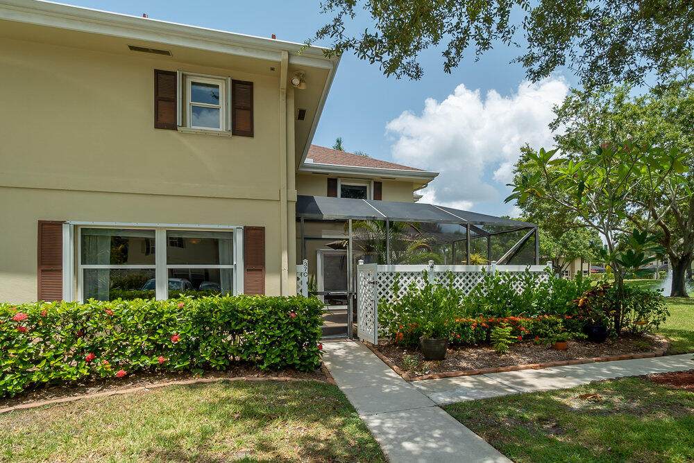 37 Danbury Court - Photo 1