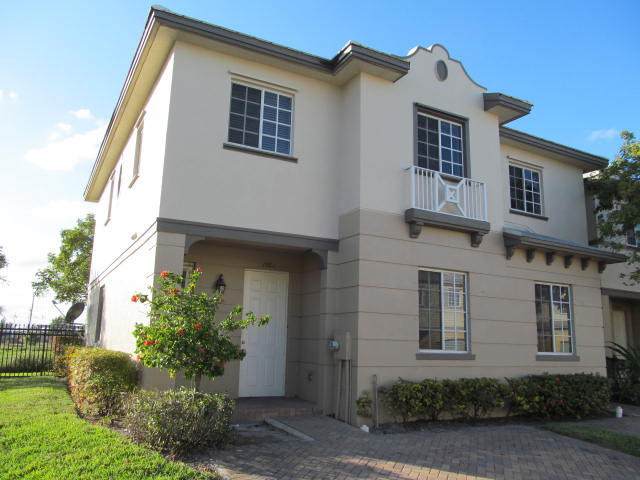 1001 Lucaya Drive - Photo 1