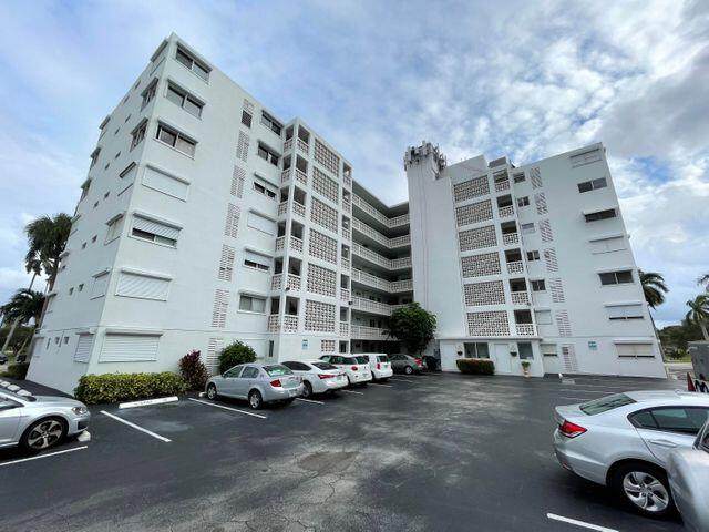 1 Golfview Road - Photo 1