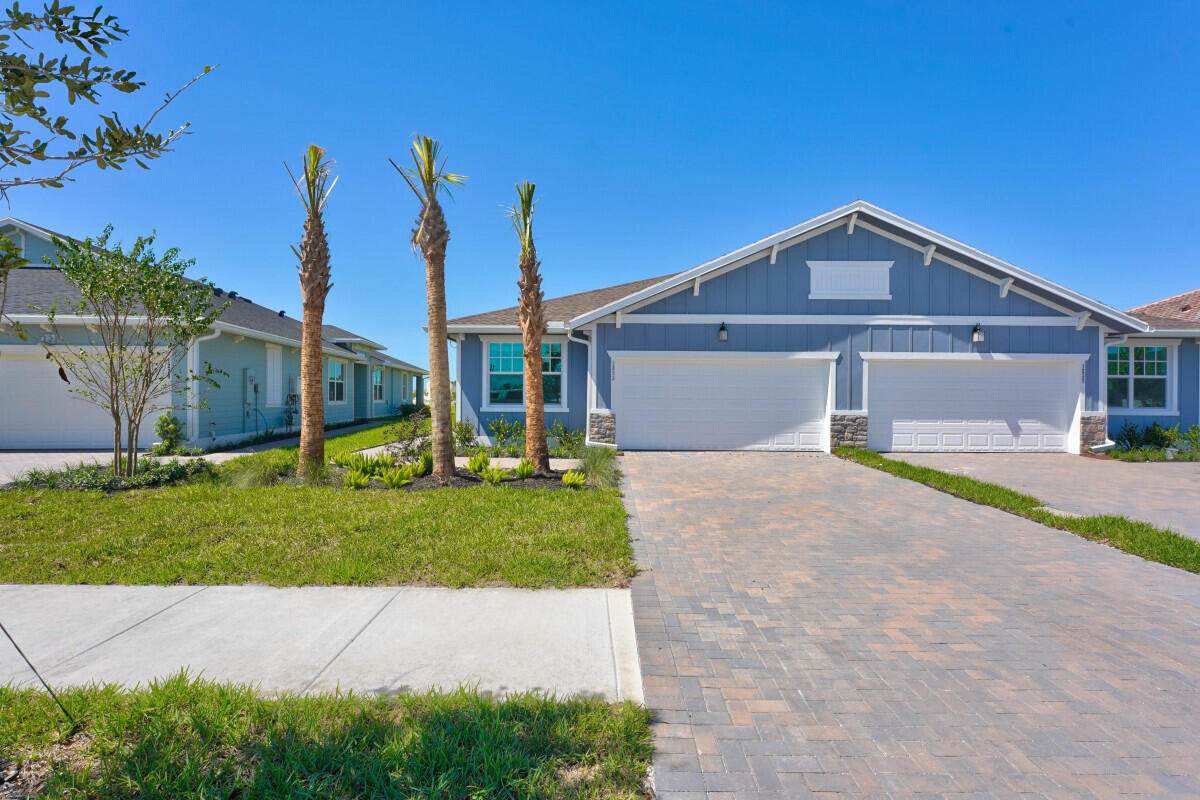 1233 Haywagon Trail - Photo 1