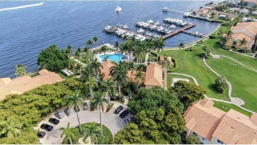 135 Yacht Club Way - Photo 1