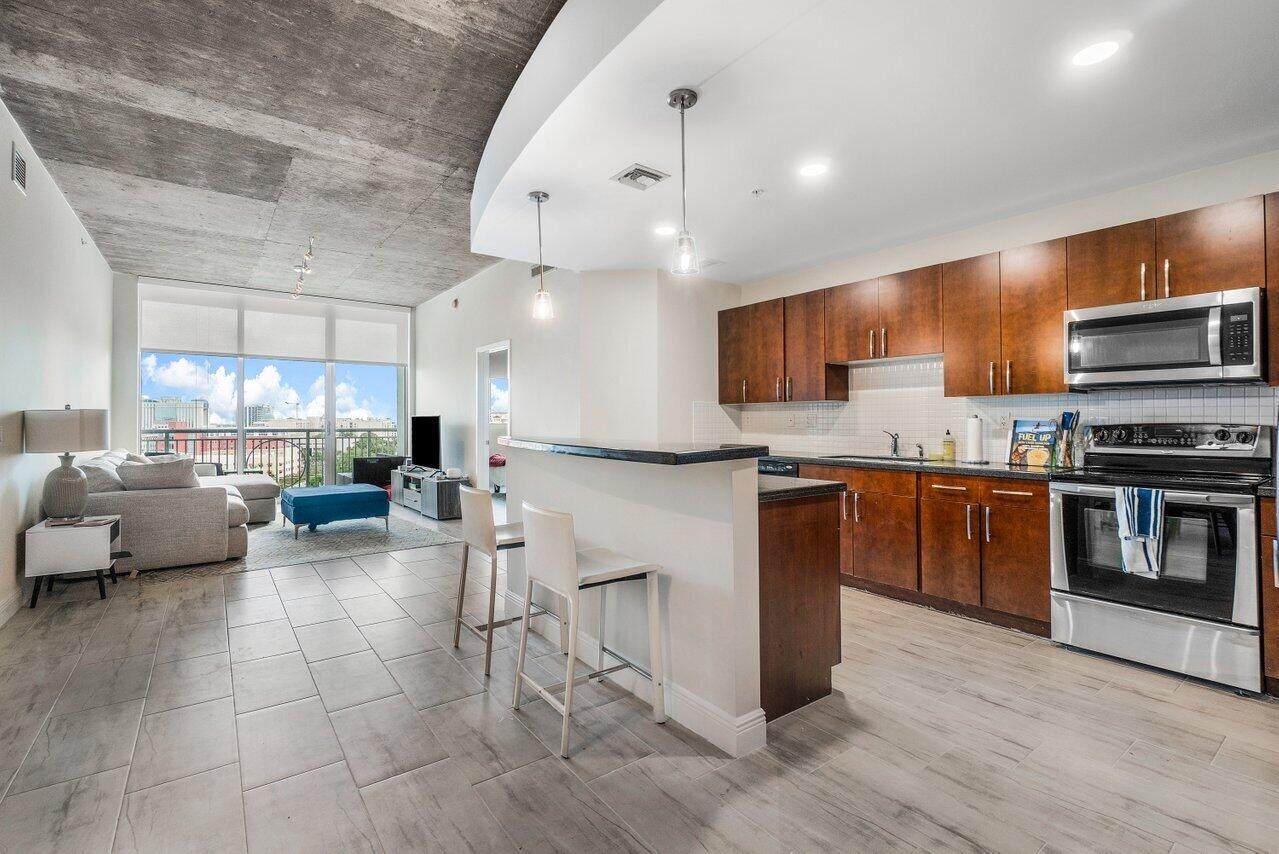 300 Australian Avenue - Photo 1