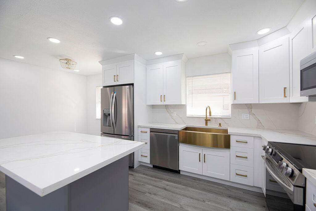 261 Seville K - Photo 1