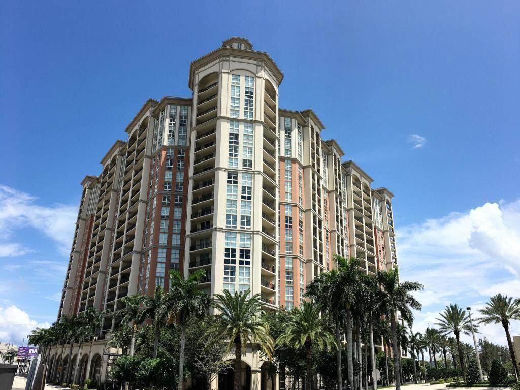 550 Okeechobee Boulevard - Photo 1