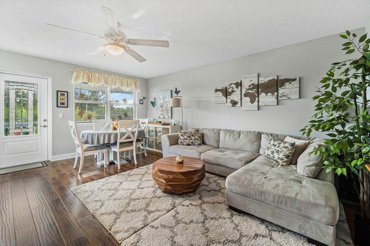 145 Windsor G - Photo 1