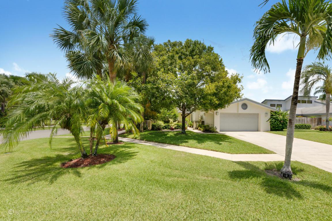 1 Baytree Circle - Photo 1