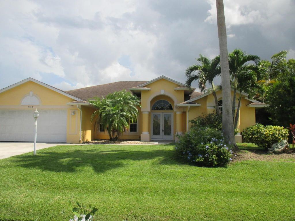 902 Breakwater Avenue - Photo 1