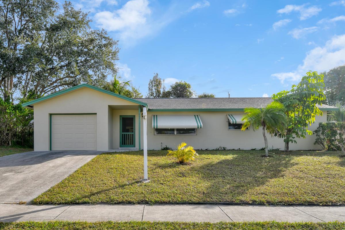 401 Circle East - Photo 1
