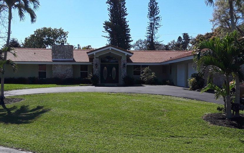 437 Country Club Dr N - Photo 1