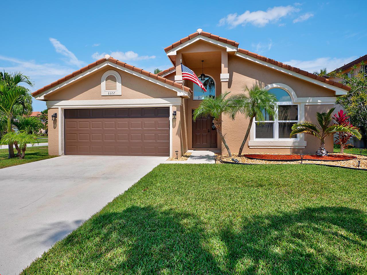 8657 Tourmaline Boulevard - Photo 1