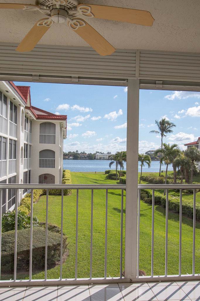 107 Half Moon Circle - Photo 1