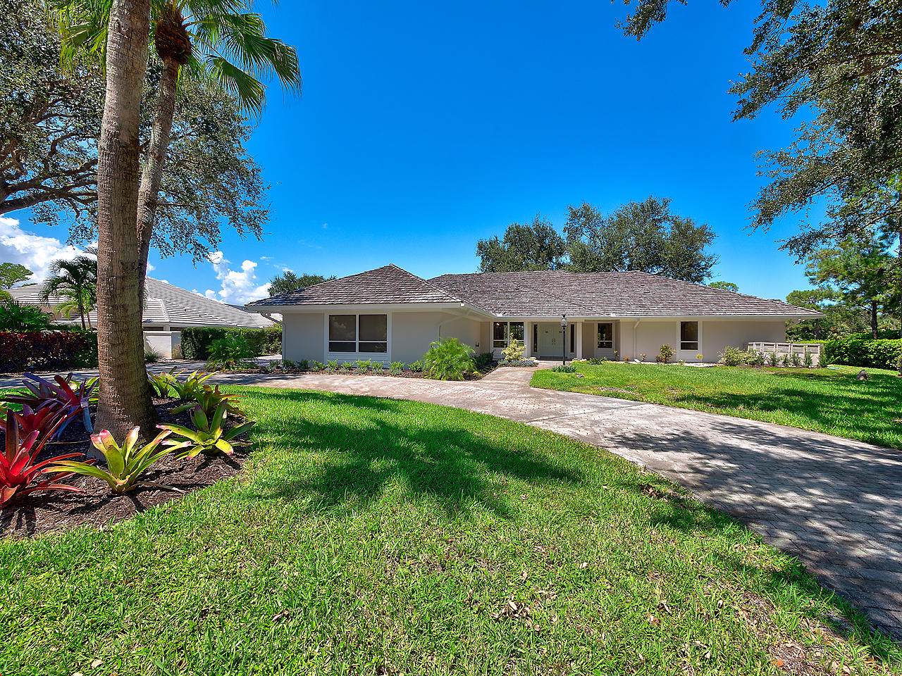 6252 Canterbury Lane - Photo 1