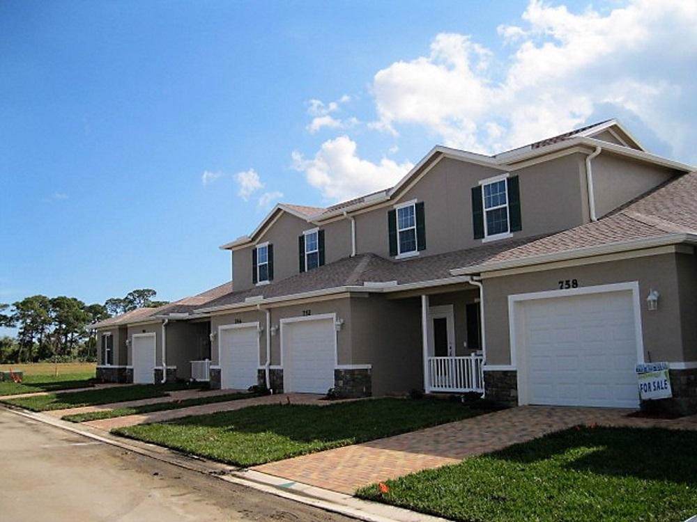690 Waters Edge Lane - Photo 1