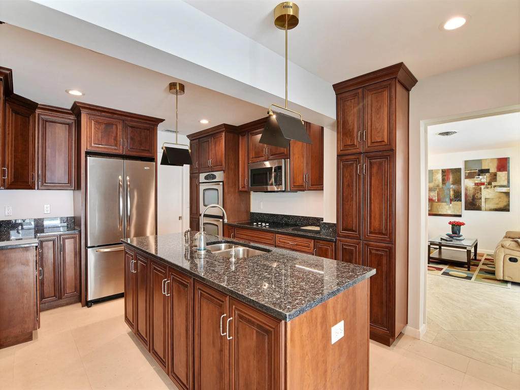 925 Pebble Lane - Photo 1 925 Pebble Lane - Photo 1
